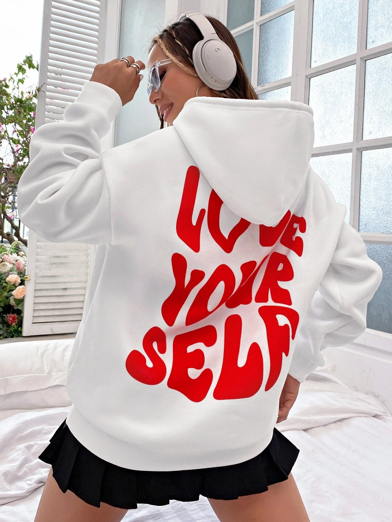 Aurora - Streetwear Winter Statement-Hoodie für Damen