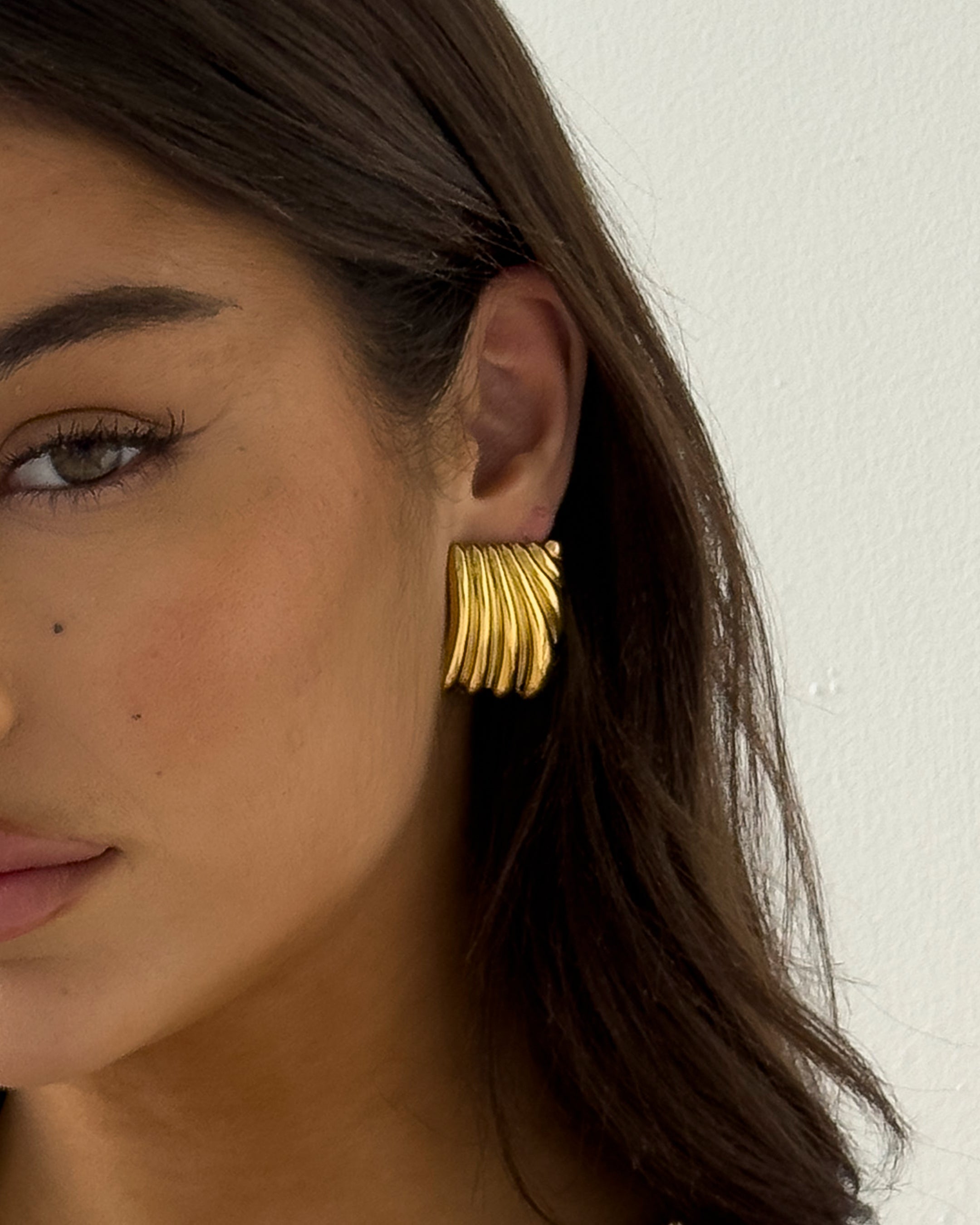 Goldener Ripple-Ring – Elegantes Design mit wellenförmigen Details