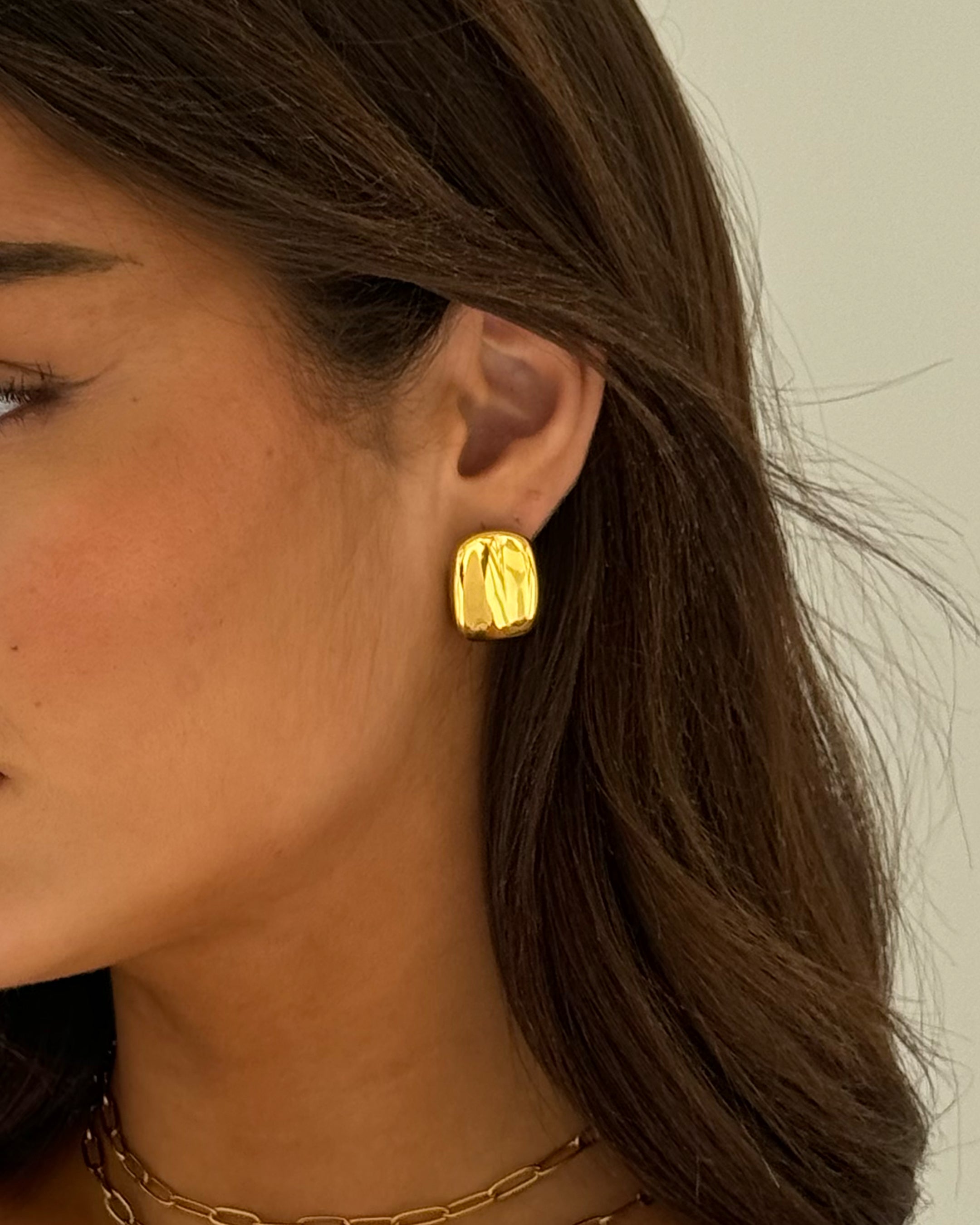 Goldene Rechteckige Ohrstecker – Minimalistische Eleganz für jeden Anlass