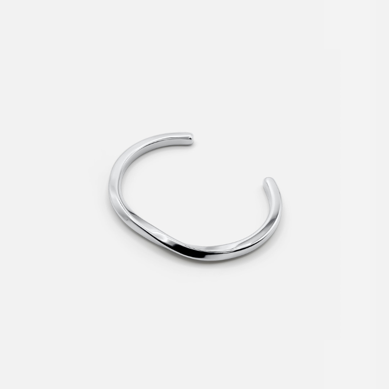 Feines Silberarmband mit Twist-Design – Eleganz für jeden Anlass