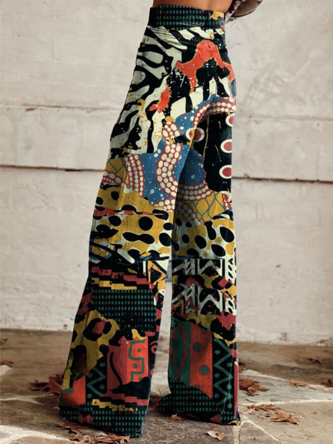 Weit geschnittene Jeans | High Waist | Abstrakter Ethno-Print