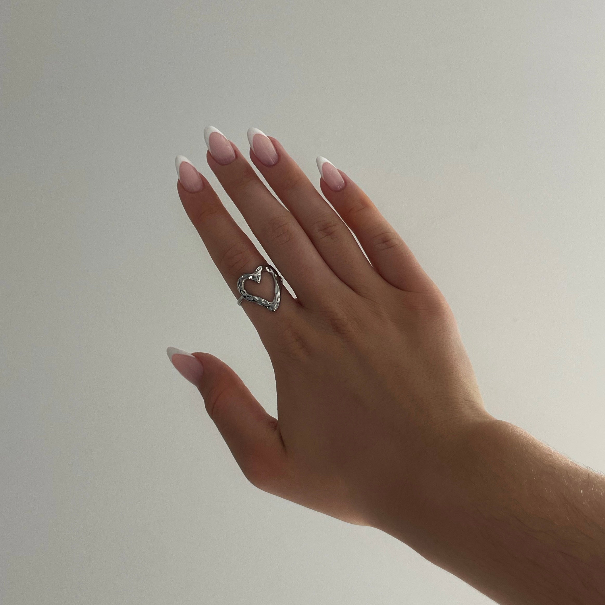 Verstellbarer Silberner Herzring – Romantische Eleganz für jeden Tag