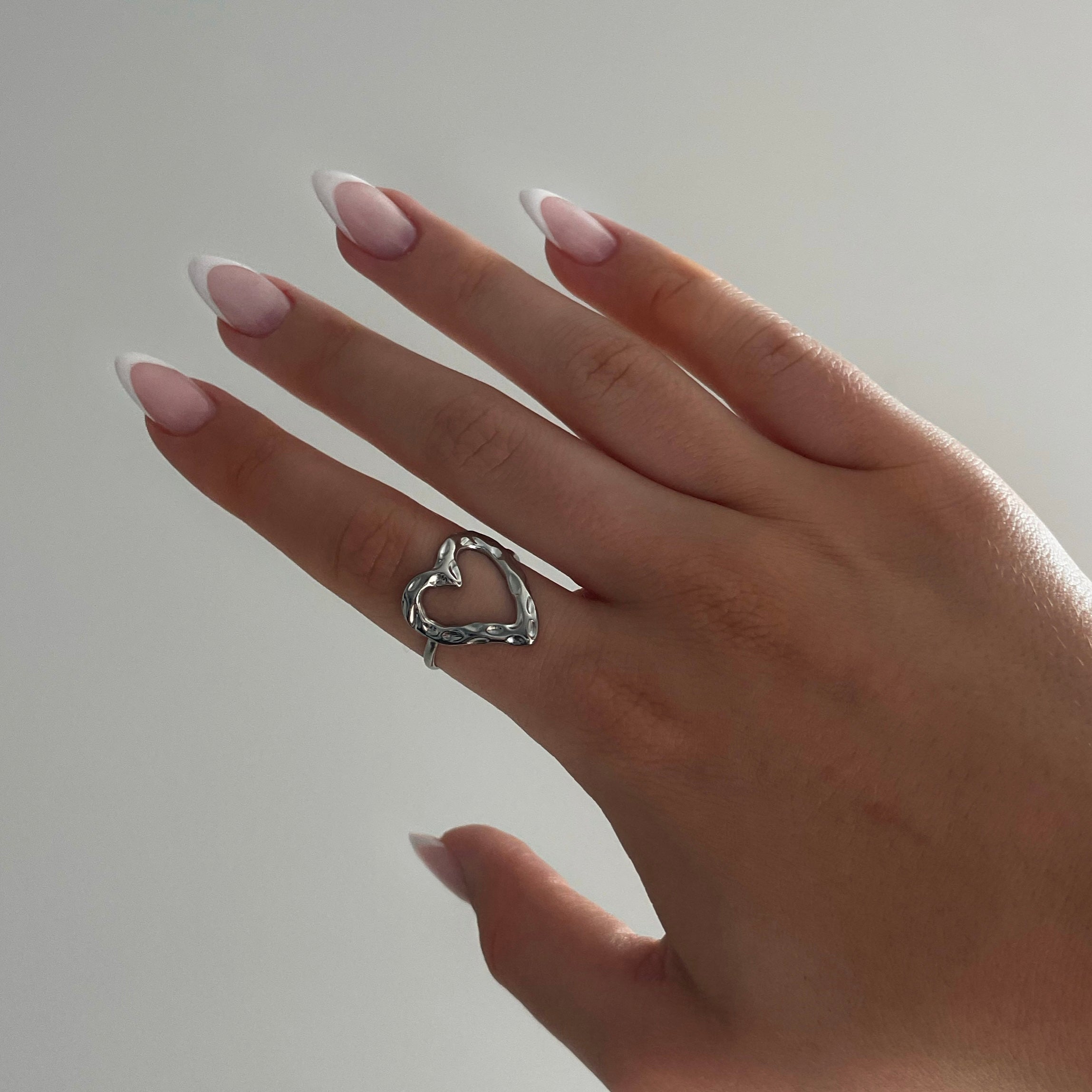 Verstellbarer Silberner Herzring – Romantische Eleganz für jeden Tag