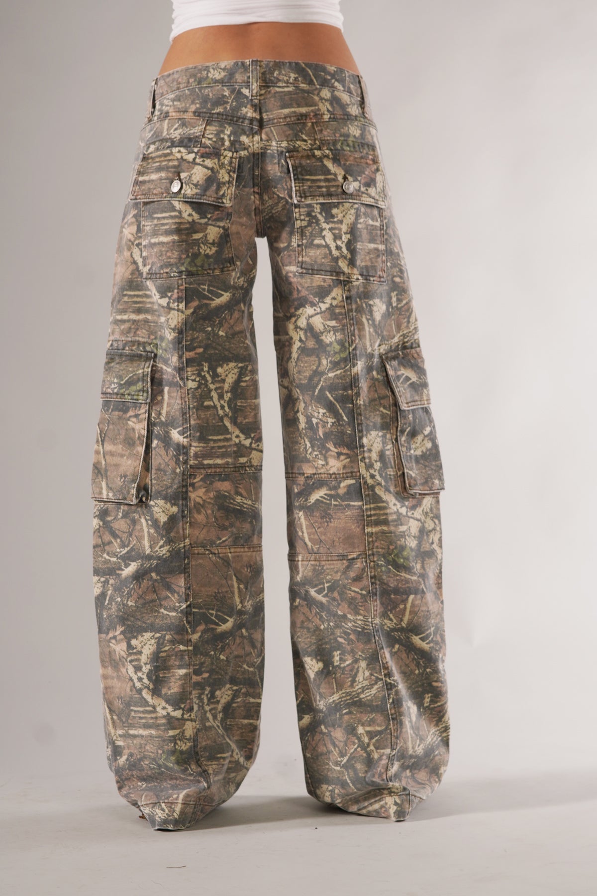 Wiola - Cargohose im Vintage-Tarnmuster | Trendy Jeans mit vielen Taschen