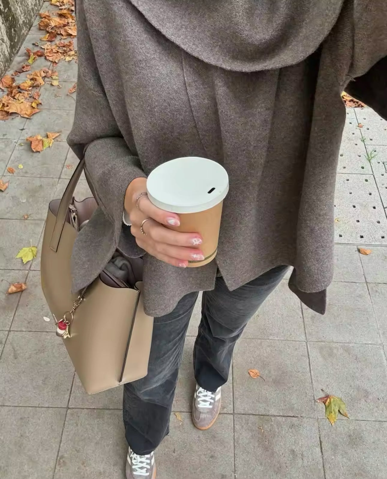 Alma | Elegante Schalweste für Damen