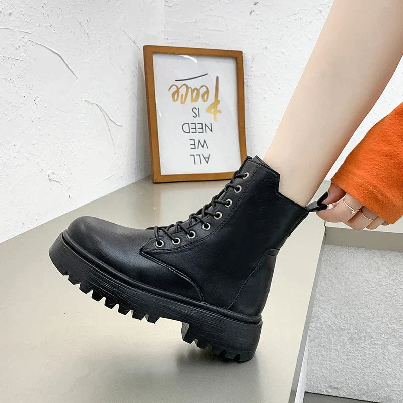 Vera - Klassische Damenstiefel aus Leder