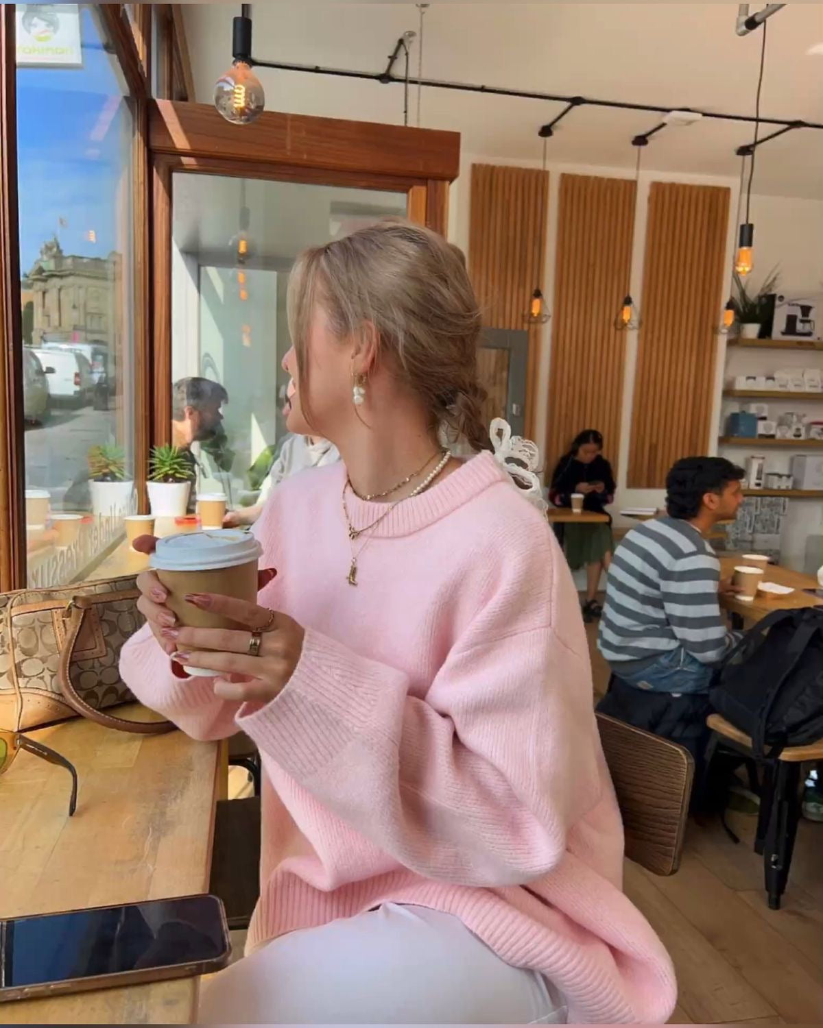 Nikola | Gemütlicher Oversized-Pinker Pullover für Damen