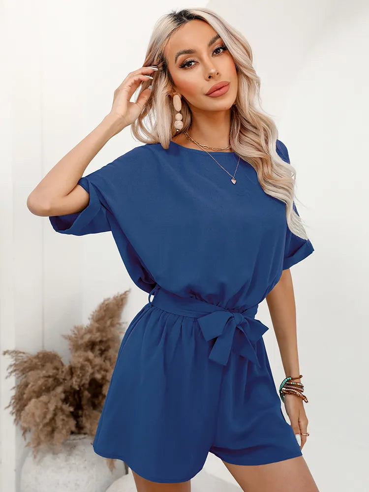 Jaya - Gürtel-Jumpsuit mit Rundhalsausschnitt