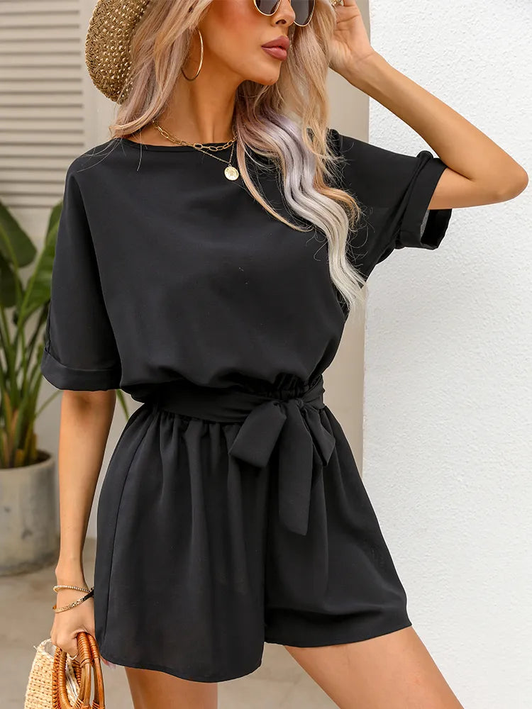 Jaya - Gürtel-Jumpsuit mit Rundhalsausschnitt