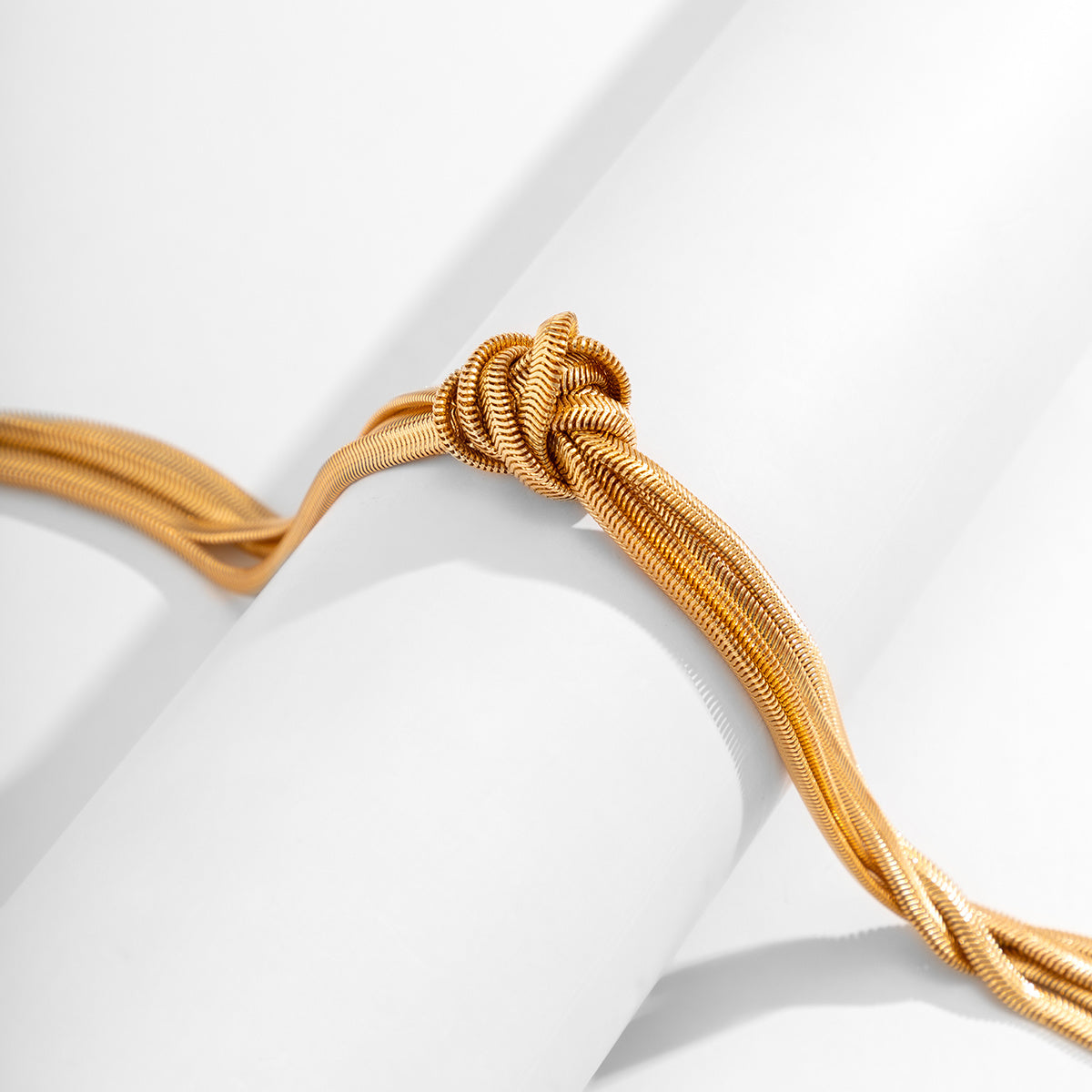 Vailea | Gold Wrapped Button Necklace für Frauen