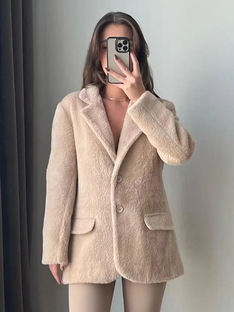 Noa - Klassische Plüschjacke für Damen