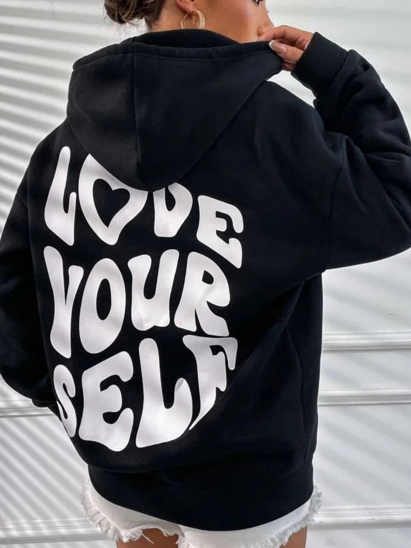 Aurora - Streetwear Winter Statement-Hoodie für Damen