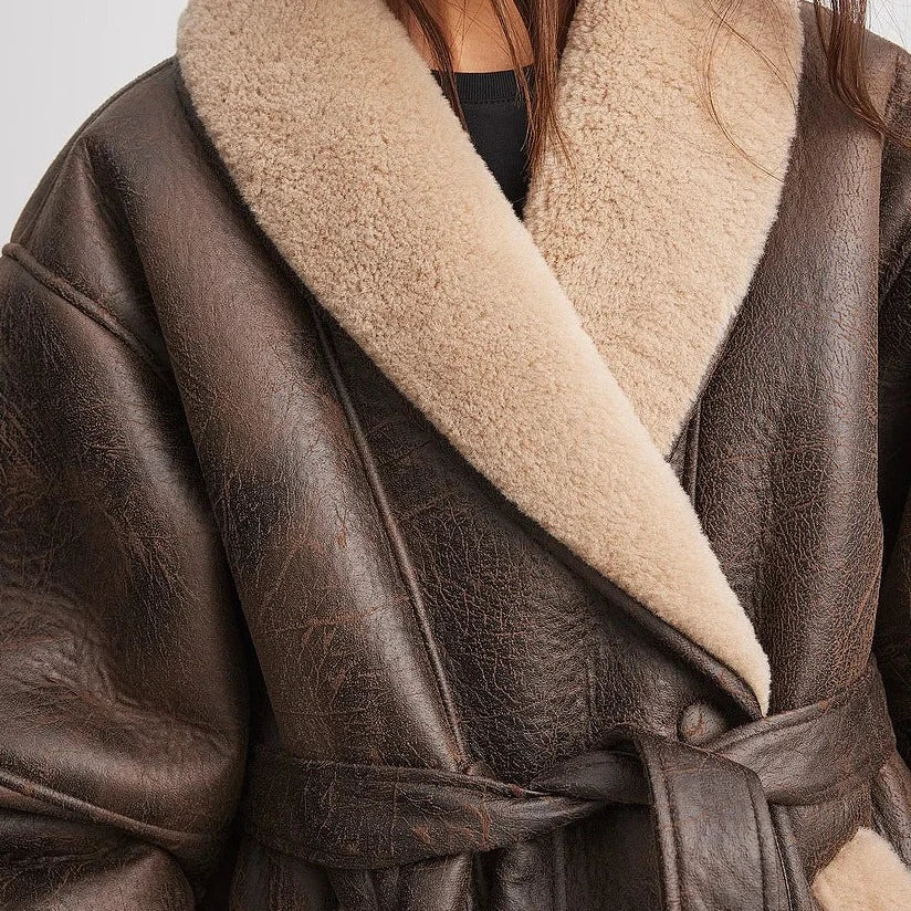 Kunstlederjacke mit Sherpa-Futter und Gürtel