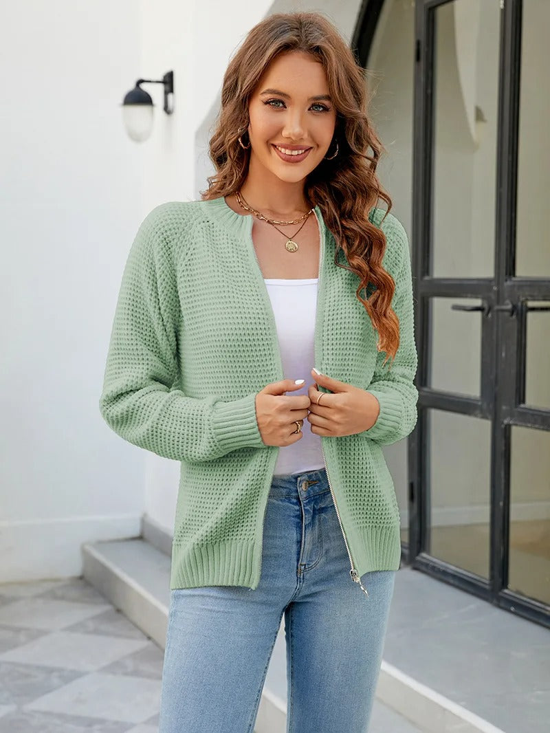 Nora | Klassische Langarm -Strickjacke für Frauen mit Reißverschluss