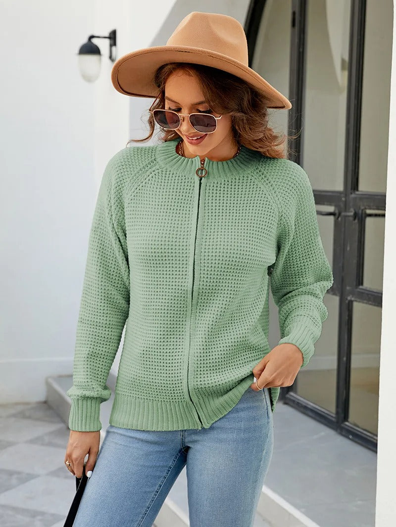 Nora | Klassische Langarm -Strickjacke für Frauen mit Reißverschluss