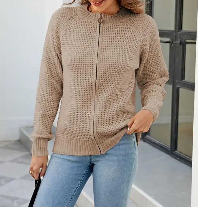 Nora | Klassische Langarm -Strickjacke für Frauen mit Reißverschluss