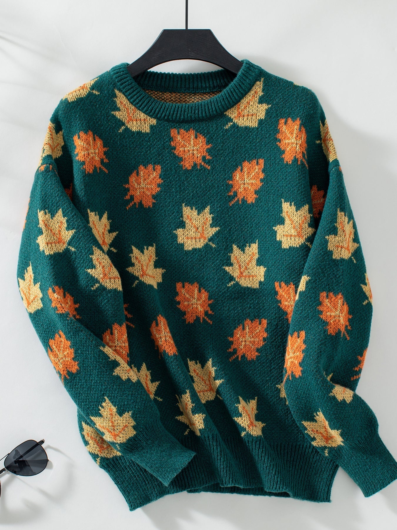 Keno | Gemütlicher Pullover mit Ahornblatt-Muster