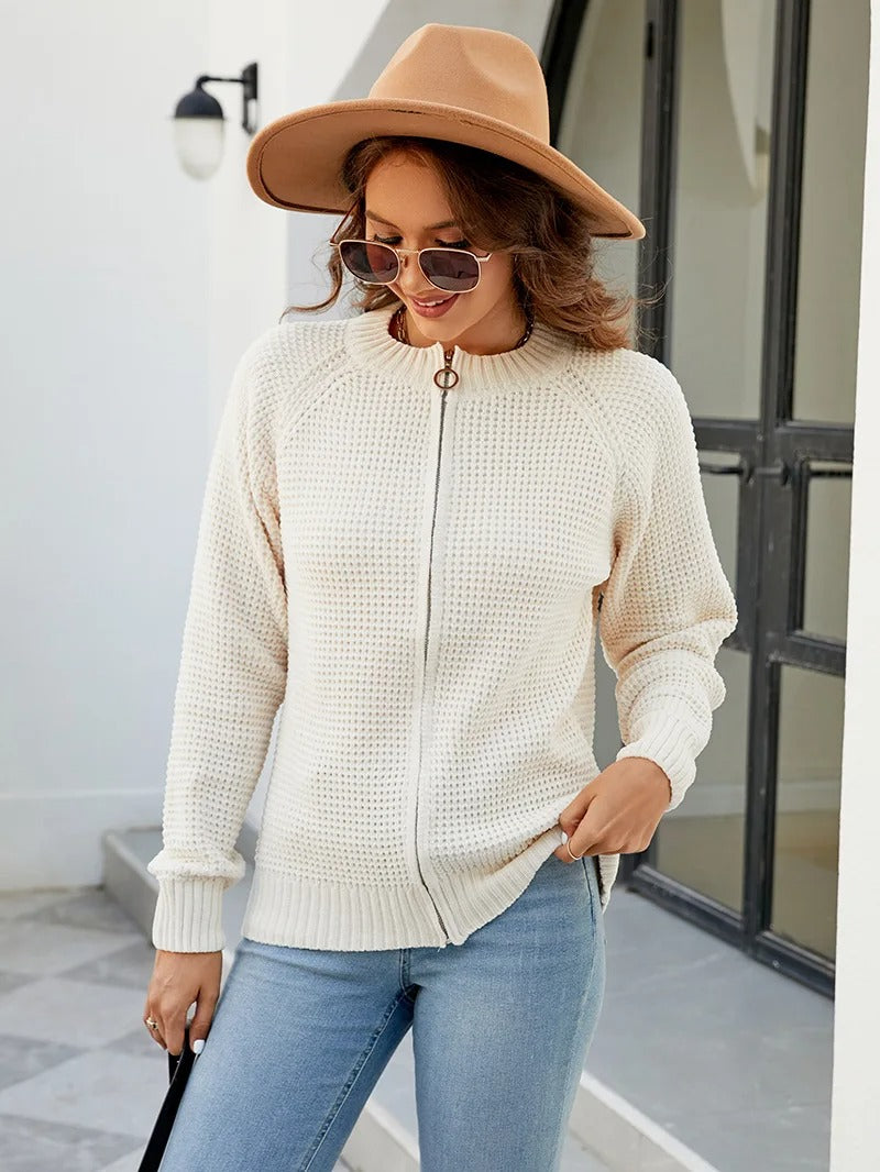 Nora | Klassische Langarm -Strickjacke für Frauen mit Reißverschluss