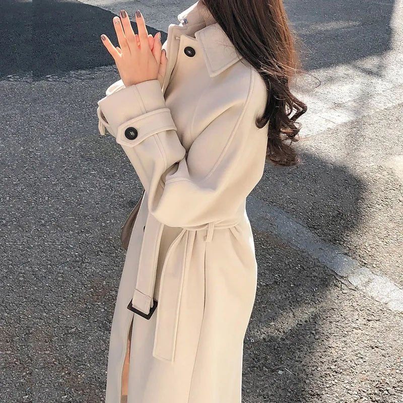 Stylish Maia Langer Trenchcoat