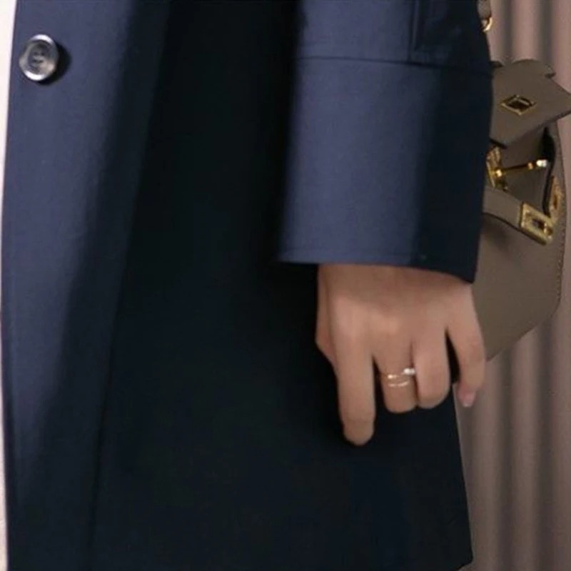 Ruby - Stilvolle und Taillierte Kurz-Trenchcoat mit Einreihiger Knopfleiste für den Herbst für Damen