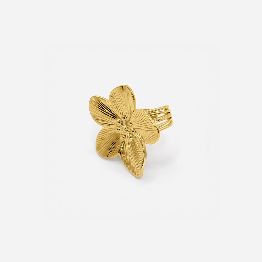 Goldener Blumenring – Ein elegantes Accessoire mit natürlicher Note