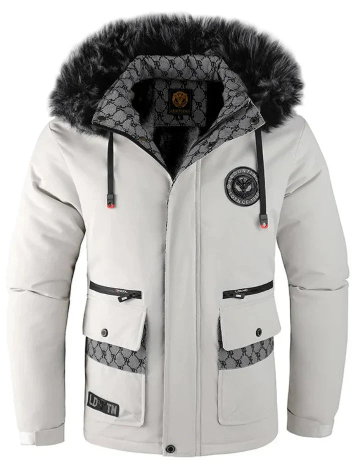 Jacken mit warmer kapuze und kuscheligem kunstfell für outdoor - Abenteuer