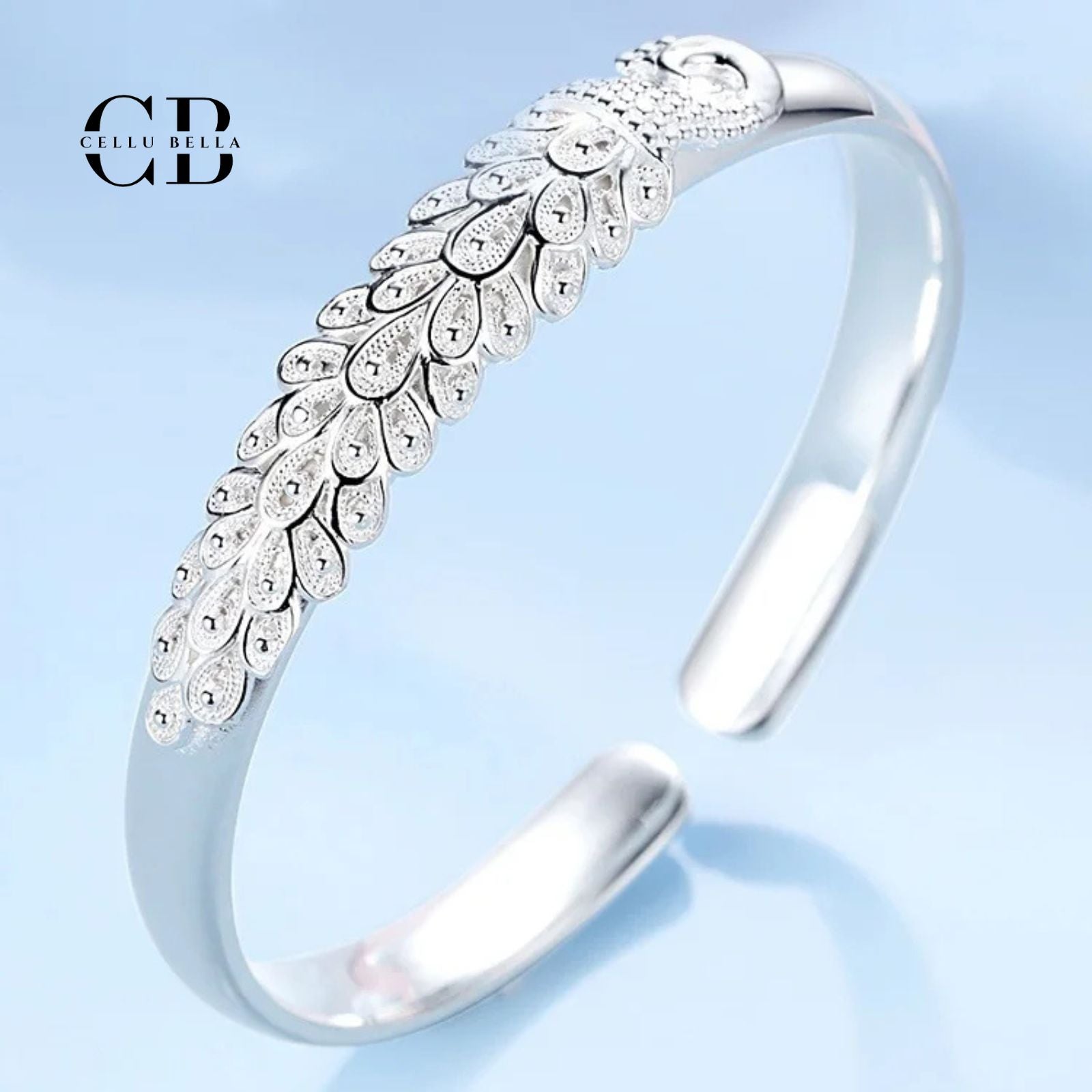 Callista-Pfauenarmreif: Elegante Schönheit und zeitlose Anmut