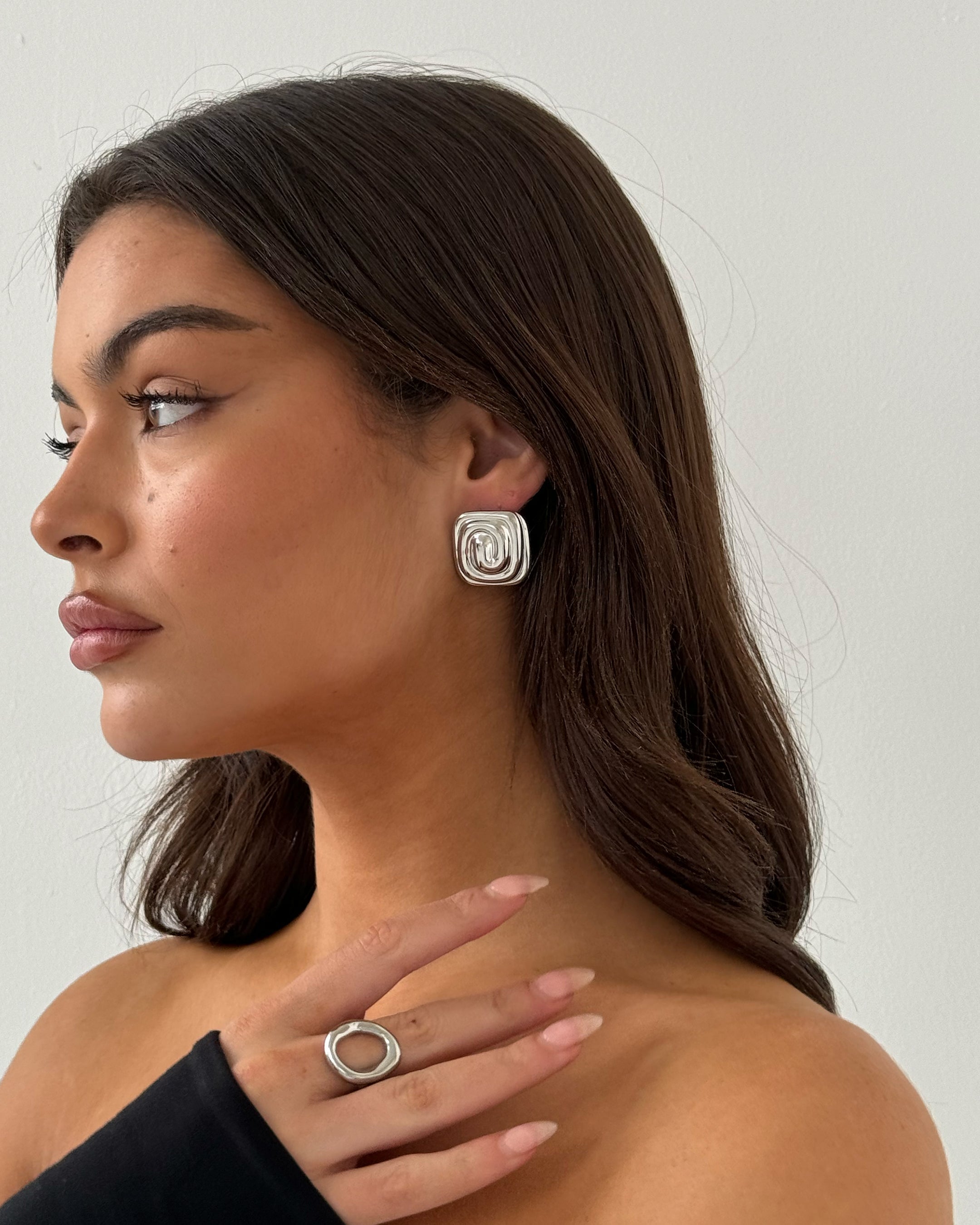 Silberner Spiralring – Modernes Design mit zeitloser Eleganz