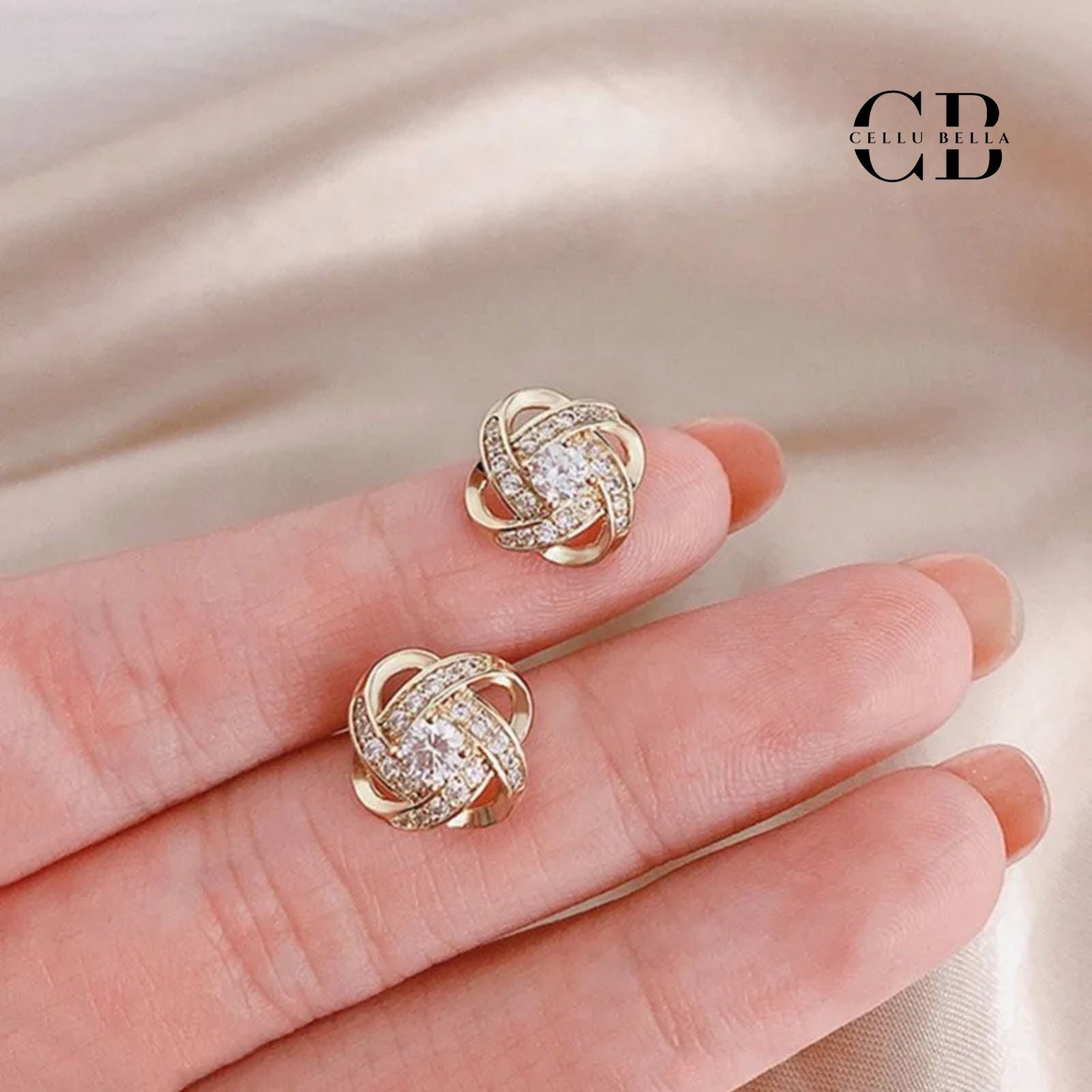 Thalia-Knotenohrringe: Geometrische Eleganz mit funkelndem Glanz