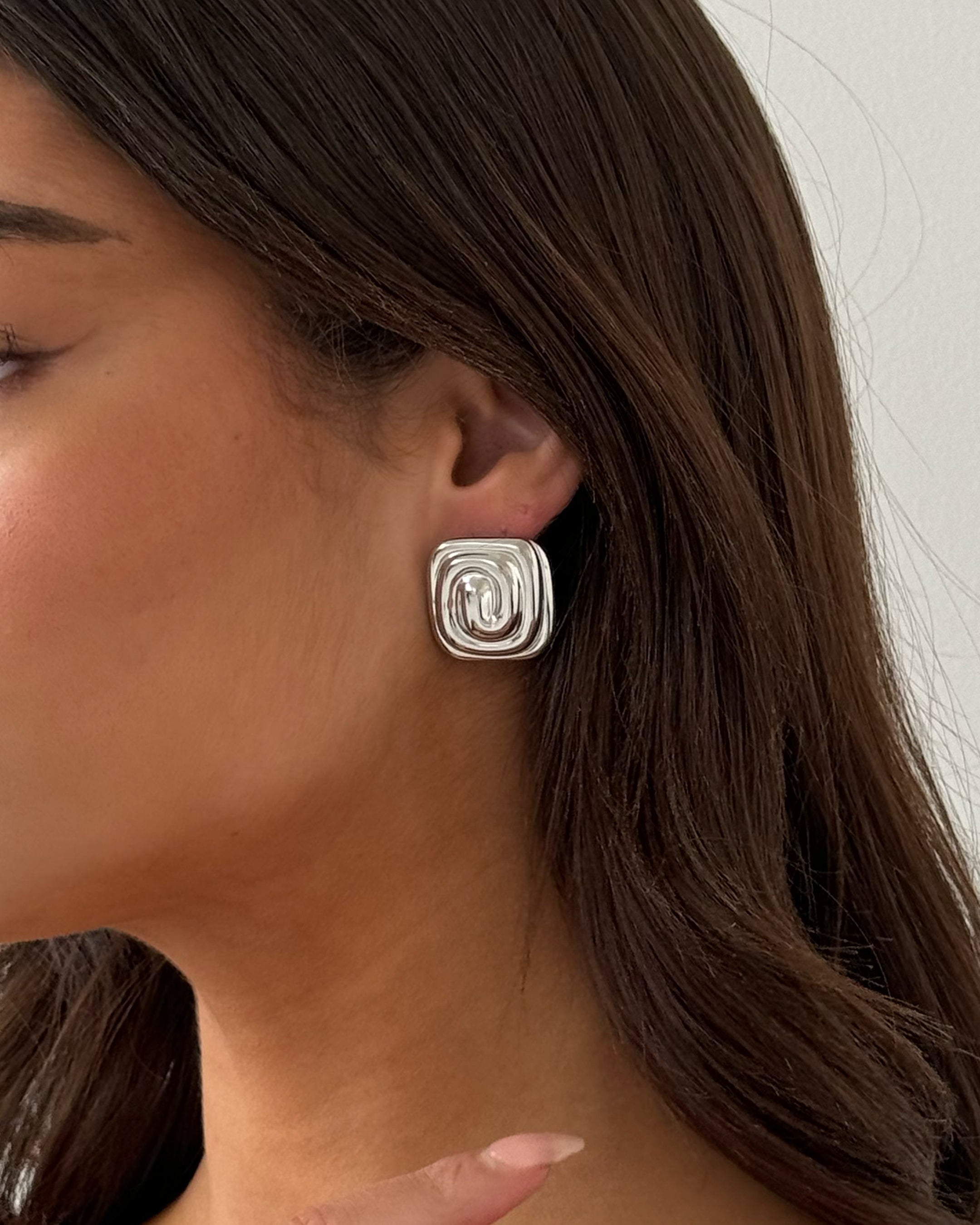 Silberner Spiralring – Modernes Design mit zeitloser Eleganz