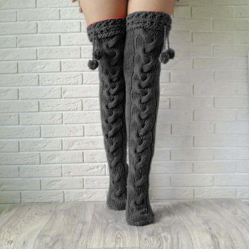 Überknie Stricksocken mit Garter Ball