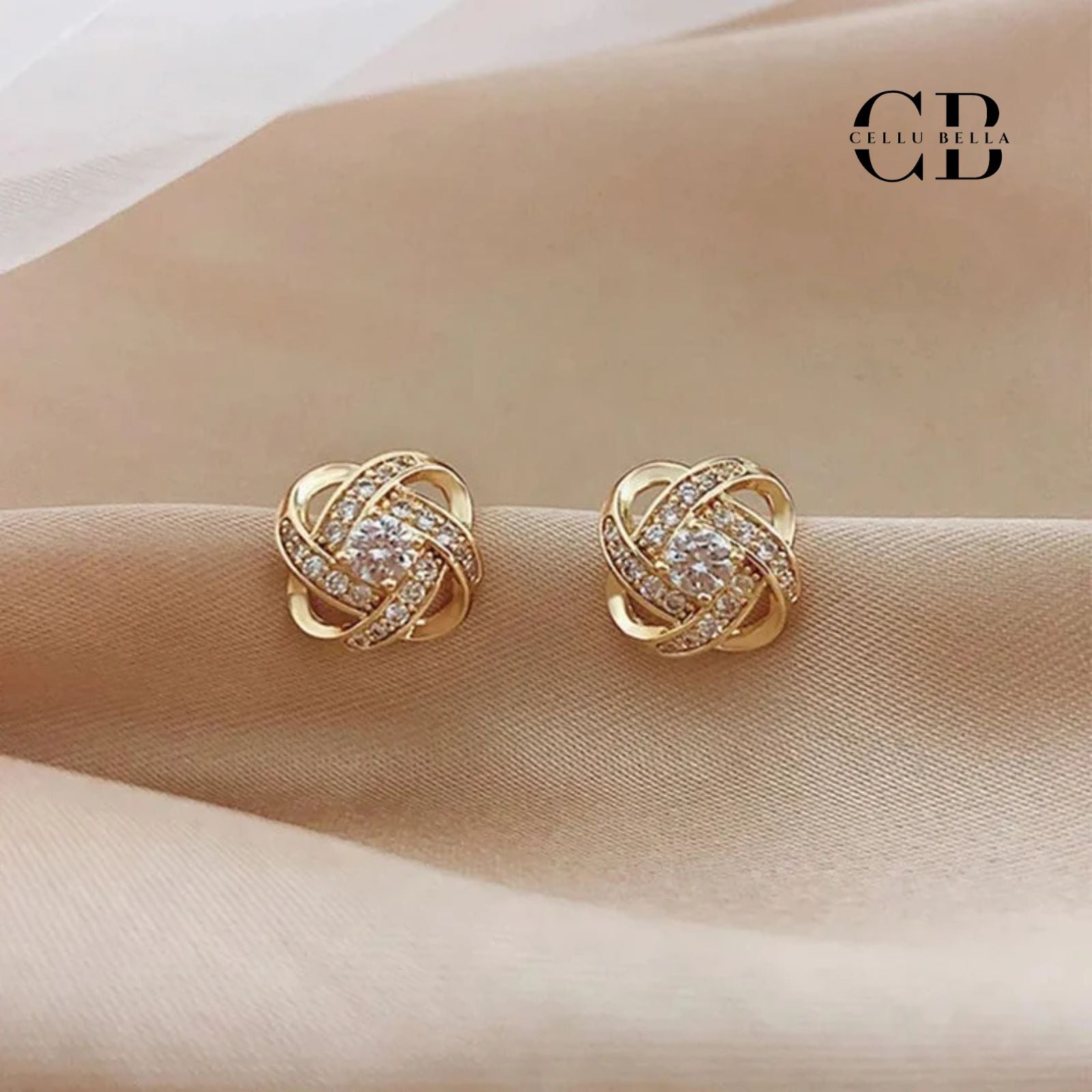 Thalia-Knotenohrringe: Geometrische Eleganz mit funkelndem Glanz