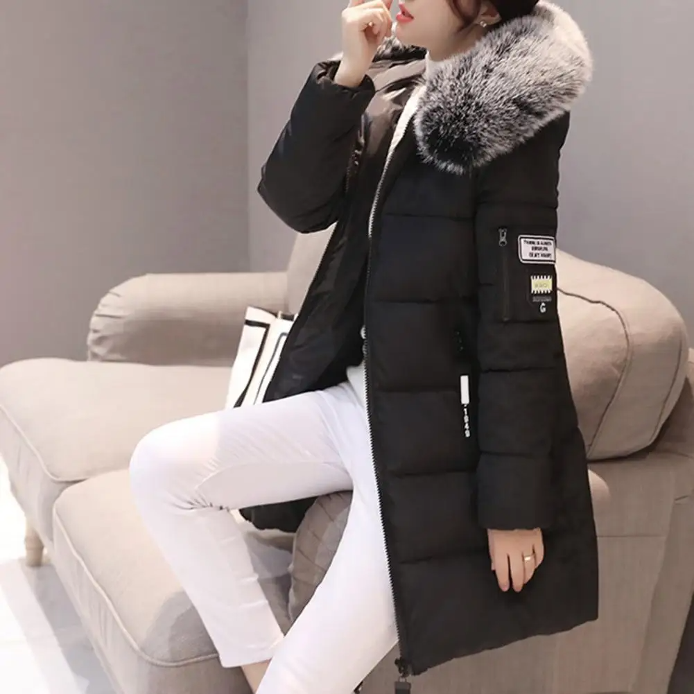 Taktische Pufferjacke mit Fellkapuze