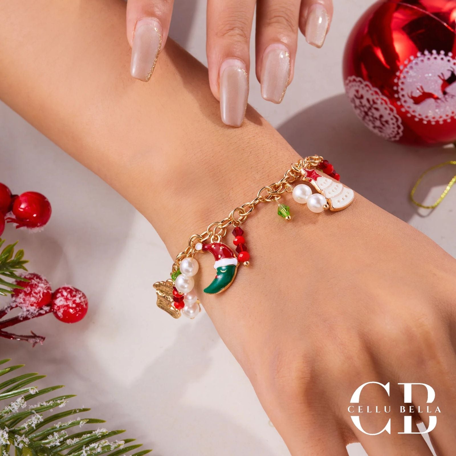 Noelle-Armbandset: Festliche Charm-Armbänder im Weihnachtsdesign