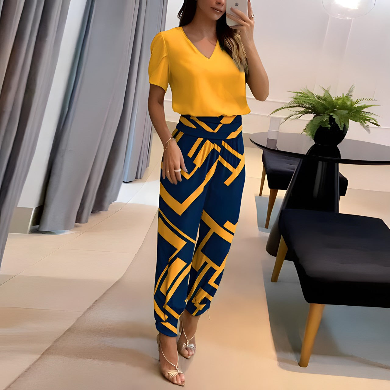 Zweiteiliges Bluse und Hose Set