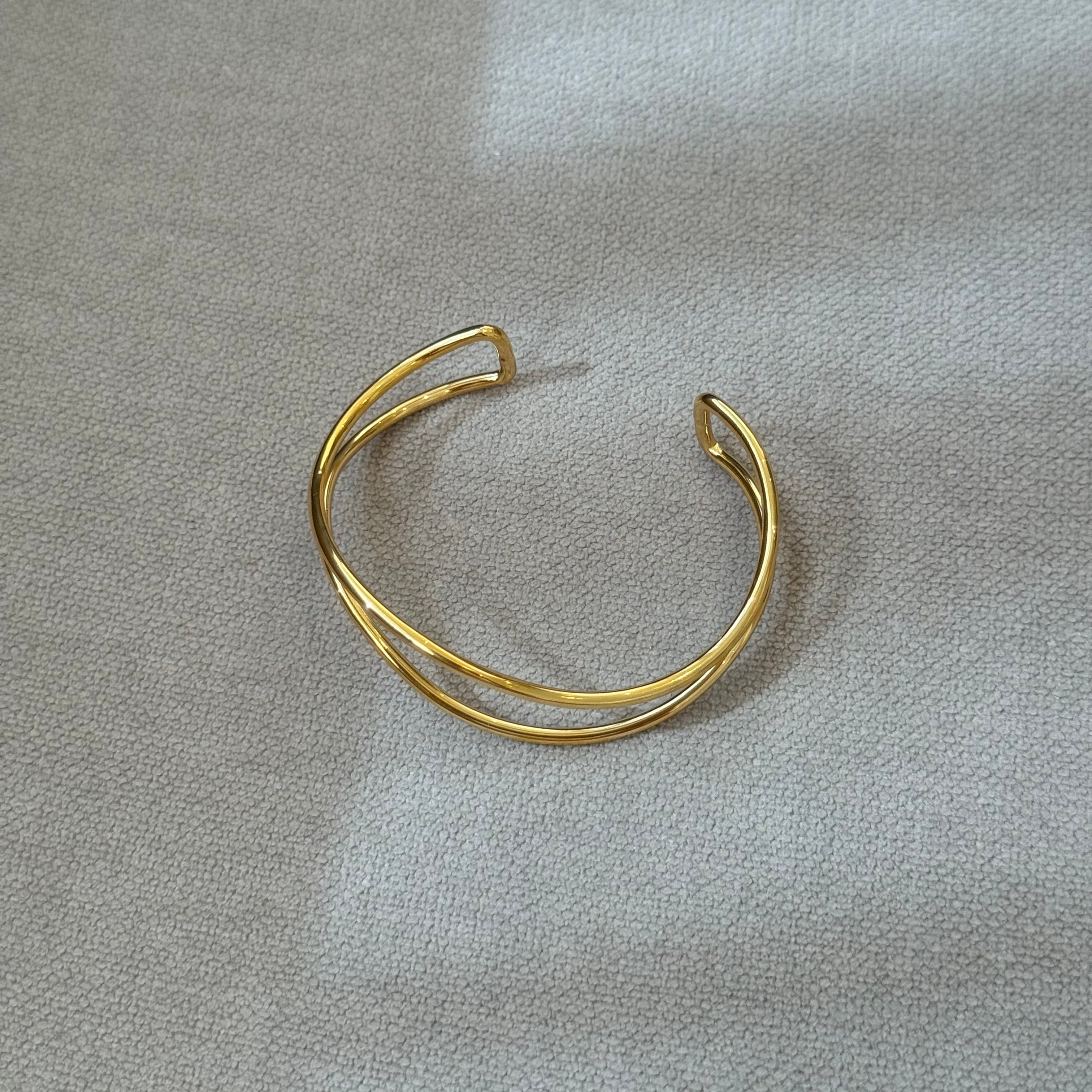 Goldenes Doppelreihiges Armband – Stilvolle Eleganz für jeden Anlass