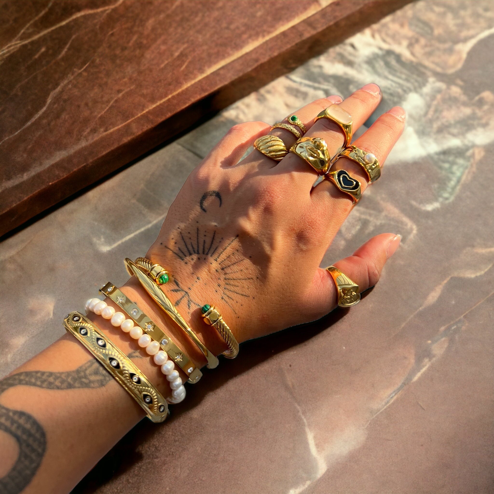 Galia Armband mit Augen-Details – Modern & Einzigartig