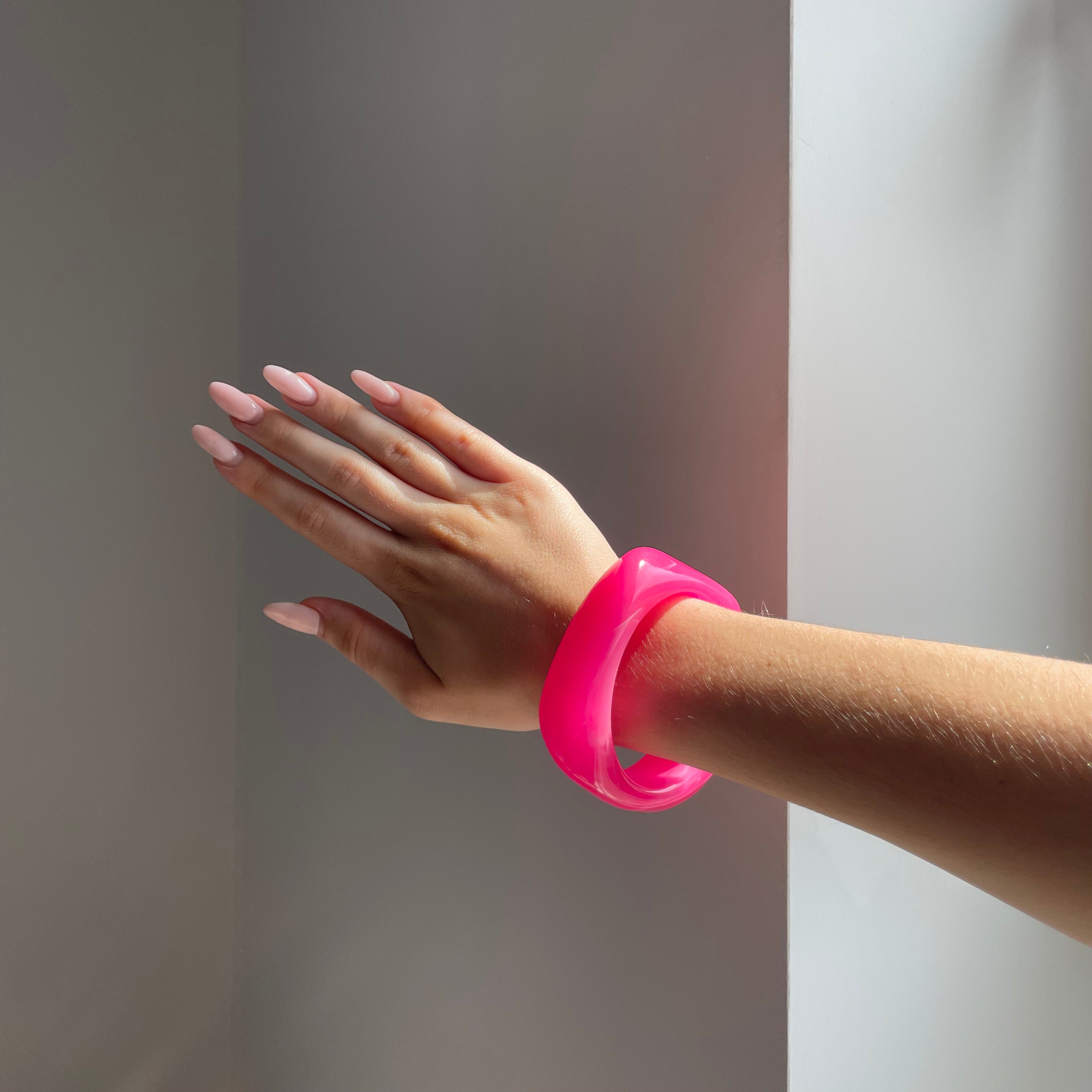 Stilvolles Armreif in Guava-Pink – Ein frischer Farbakzent für deinen Look