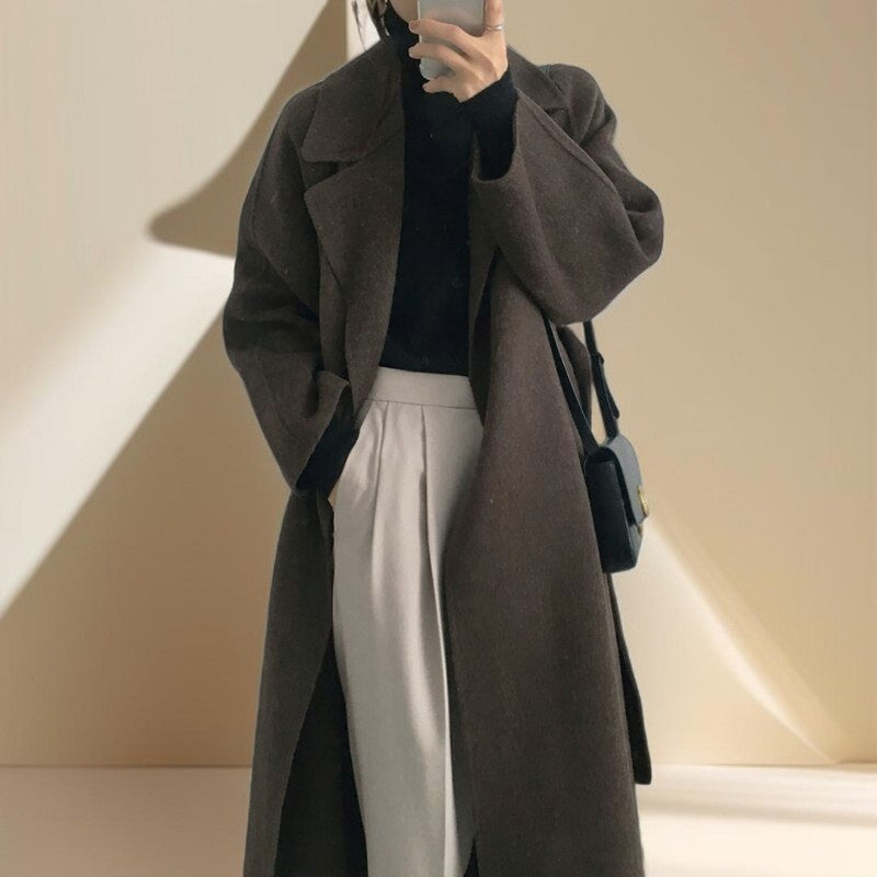 Langer Damenmantel Beige Wolle Tailliert für Winter Eleganz