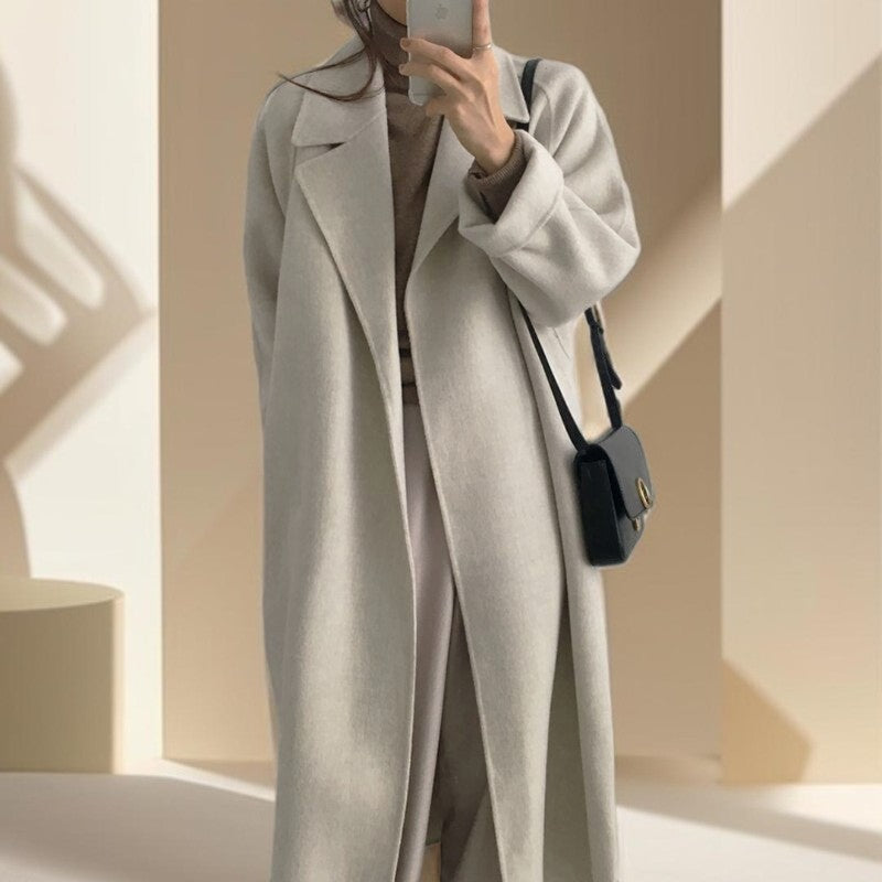 Langer Damenmantel Beige Wolle Tailliert für Winter Eleganz