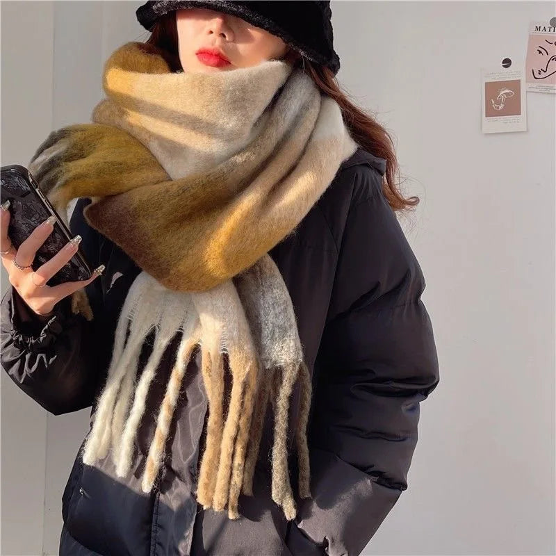 Bunter Schal aus Wolle - Hält warm & stylish
