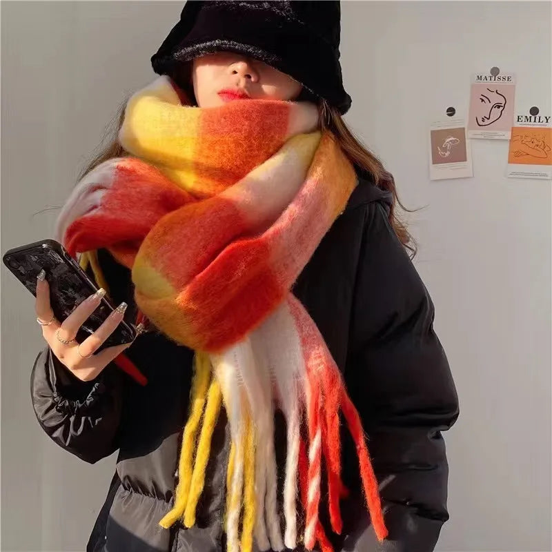 Bunter Schal aus Wolle - Hält warm & stylish