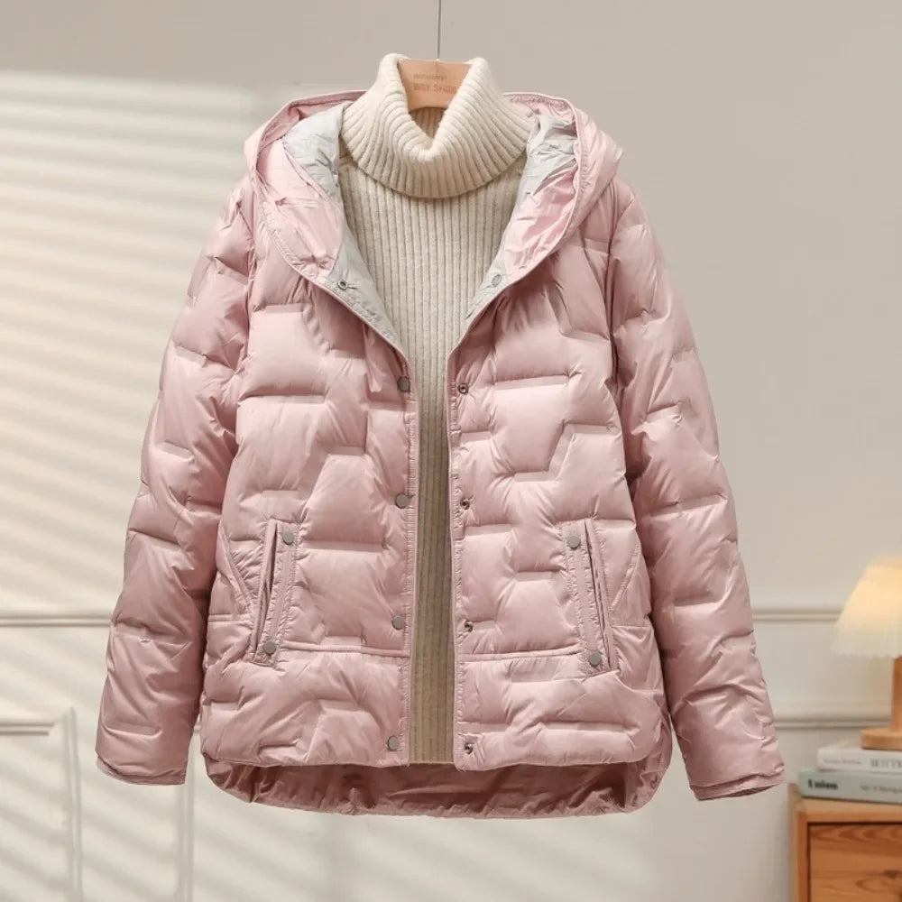 Aurora – Elegante Daunenjacke mit Kapuze