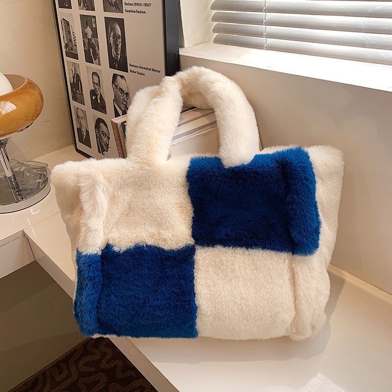 Kuschelige Handtasche | Weiches Kunstfell | Winterlicher Chic