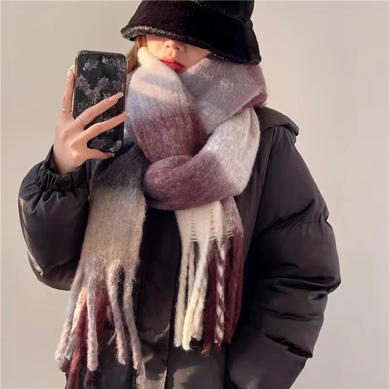 Bunter Schal aus Wolle - Hält warm & stylish