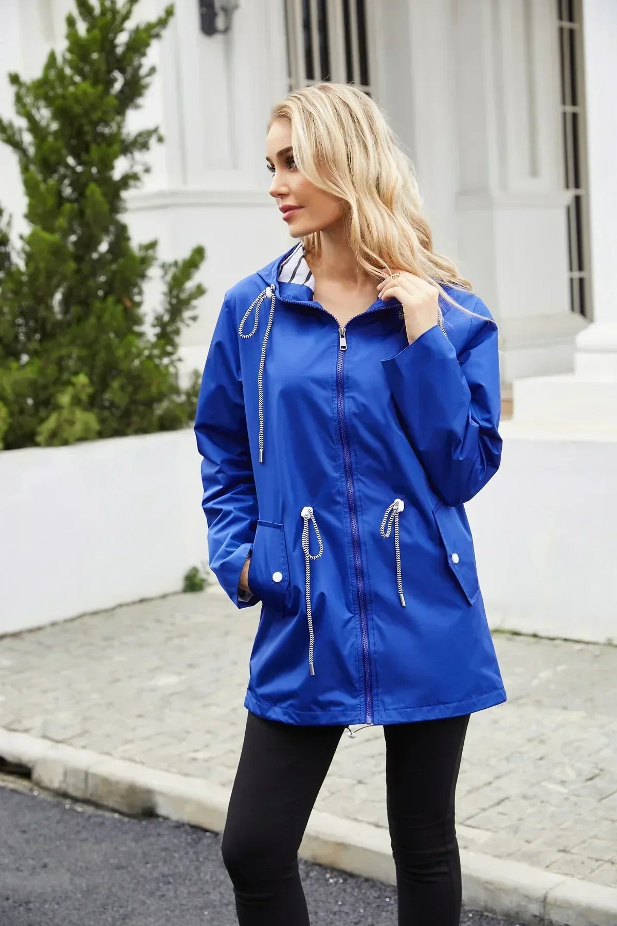 Leichte Windjacke mit Seitentaschen für Damen