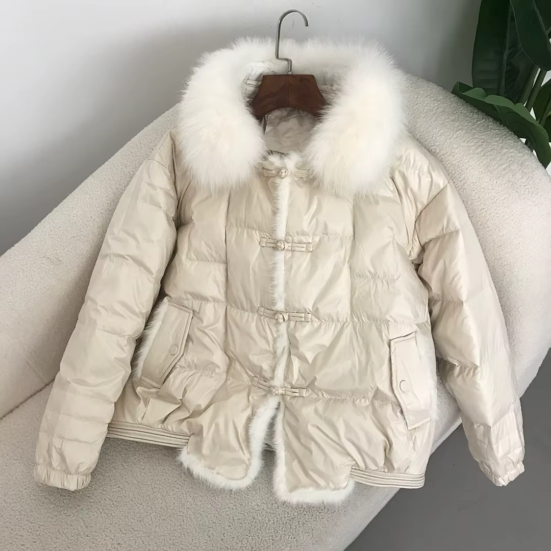 Valentina – Luxuriöse Daunenjacke mit Pelzkragen