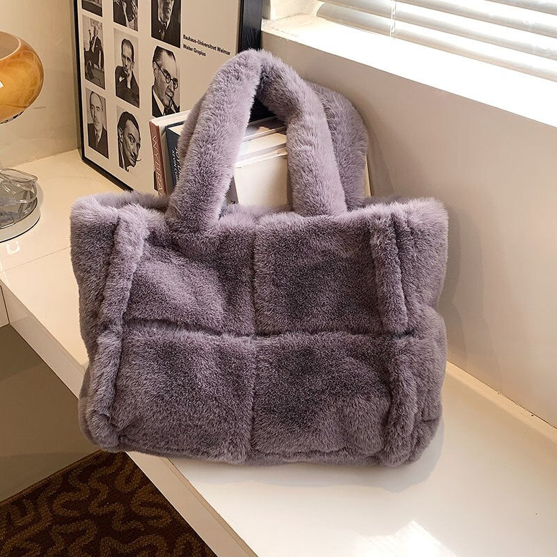 Kuschelige Handtasche | Weiches Kunstfell | Winterlicher Chic
