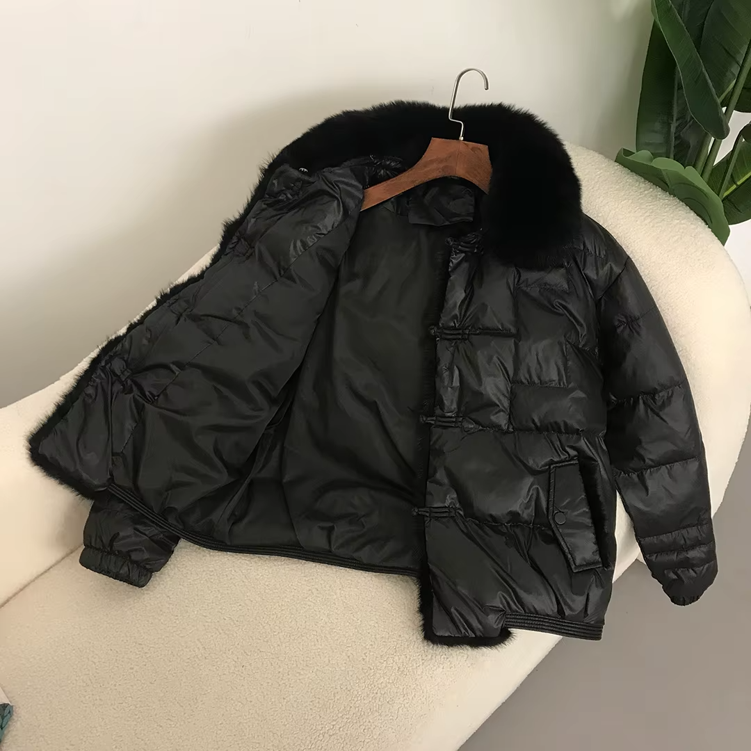 Valentina – Luxuriöse Daunenjacke mit Pelzkragen