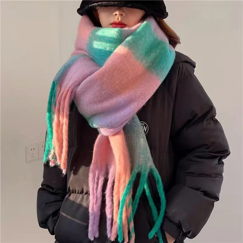 Bunter Schal aus Wolle - Hält warm & stylish